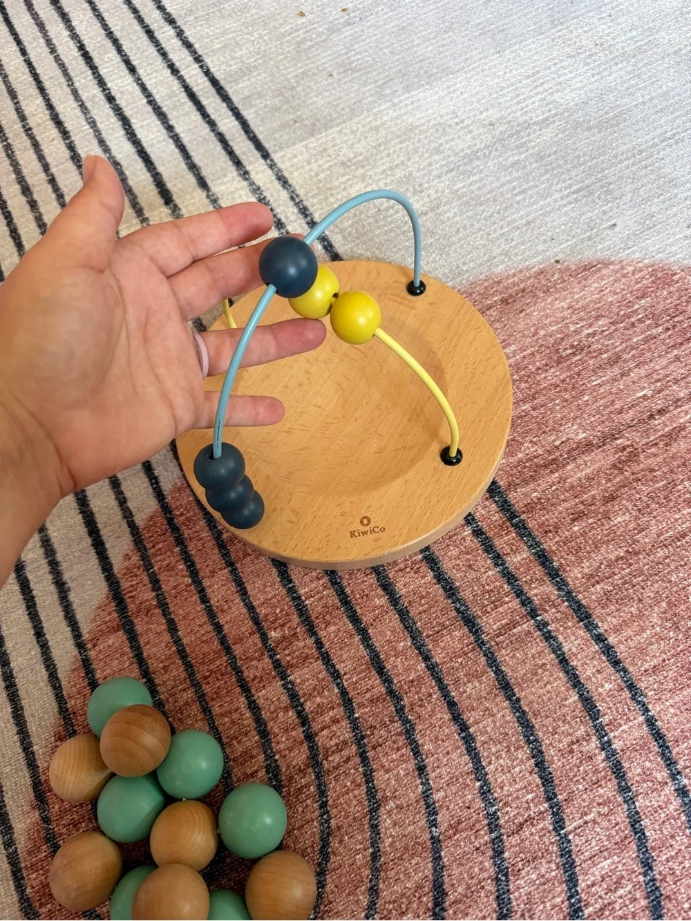 LIKE NEW - KiwiCo Atom Bead Maze, Age 0+